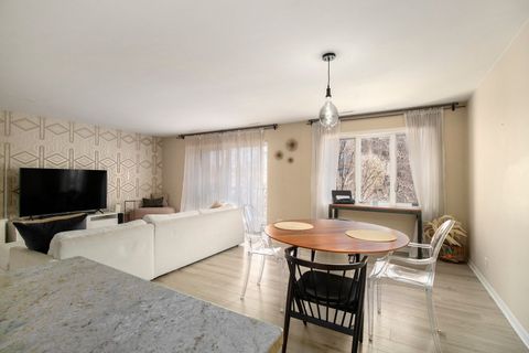 Tiny photo for 900 CENTER Street #3A, Des Plaines, IL 60016 (MLS # 12569779)