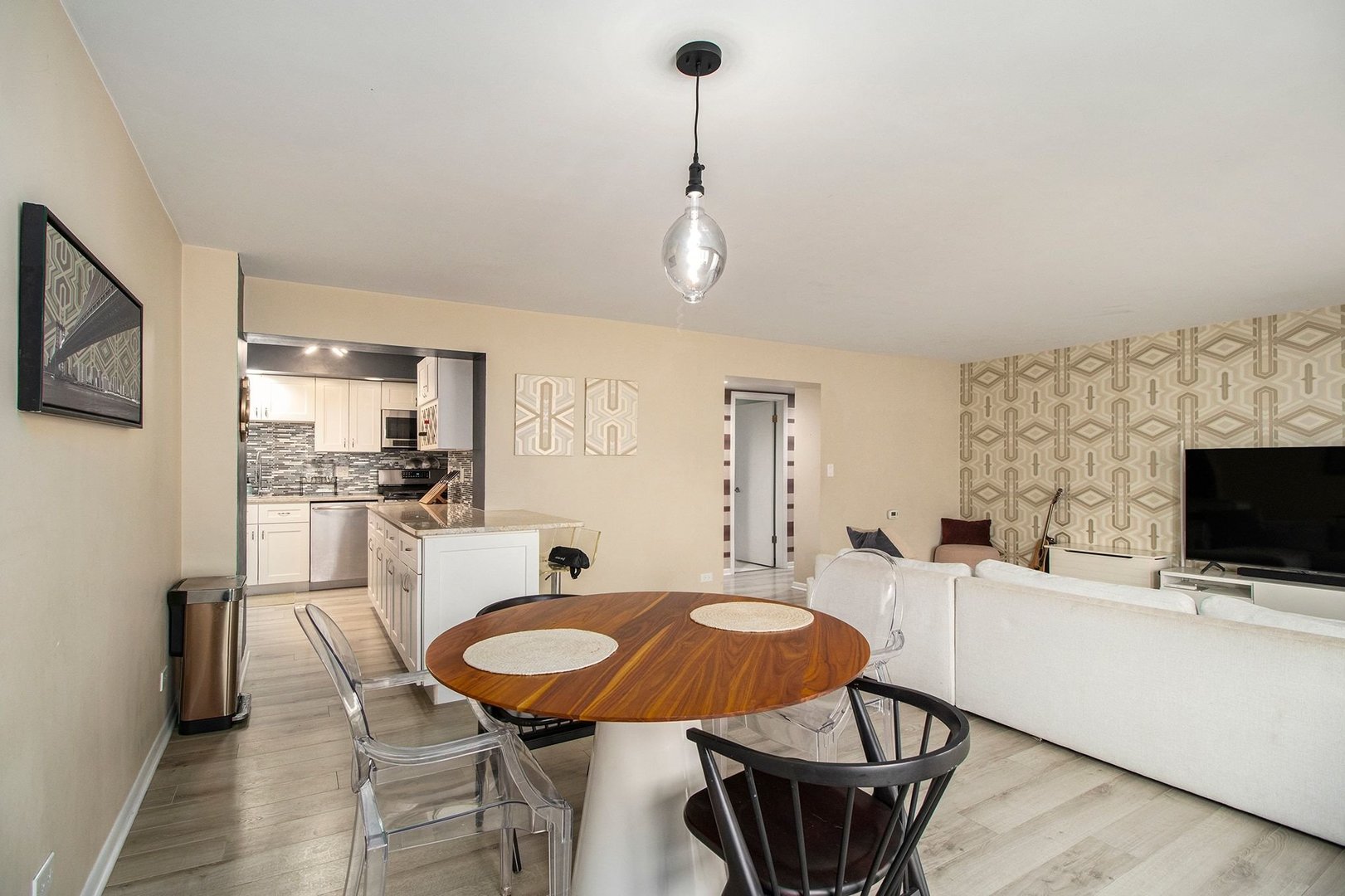 900 CENTER Street 3A