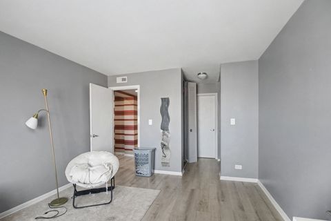 Tiny photo for 900 CENTER Street #3A, Des Plaines, IL 60016 (MLS # 12569779)