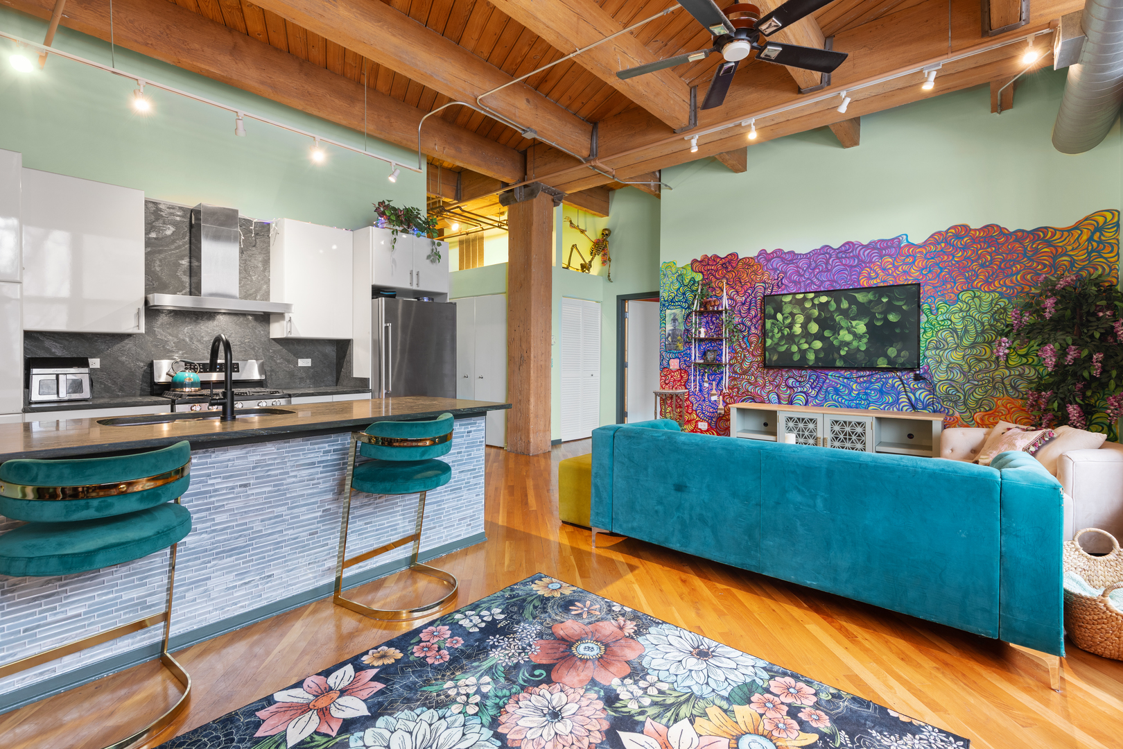 1040 W Adams Street 105