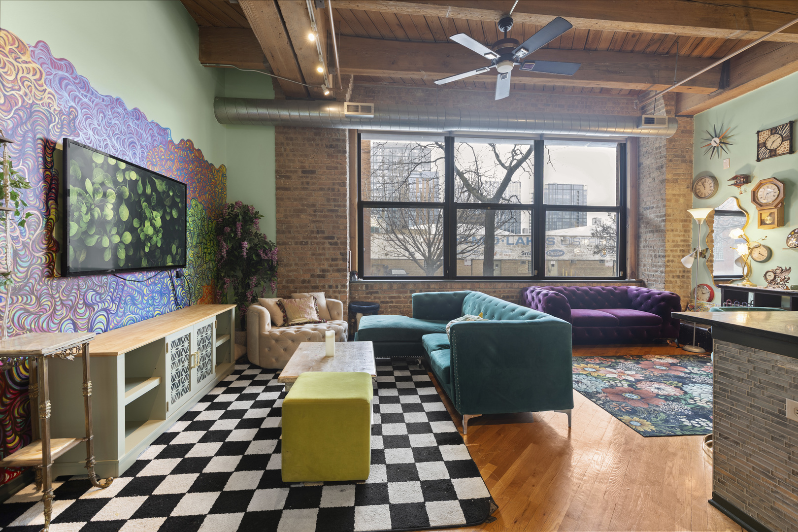 1040 W Adams Street 105