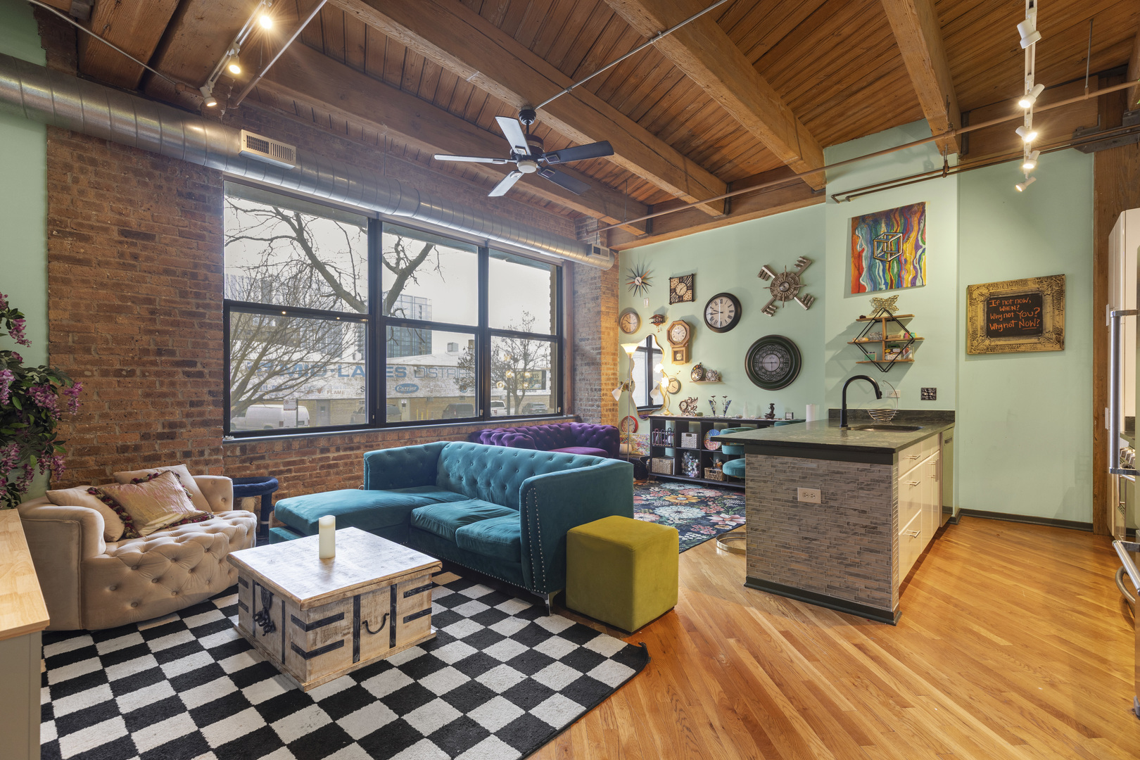 1040 W Adams Street 105