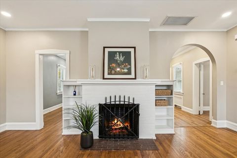 Tiny photo for 1201 N Mckinley Road, Lake Forest, IL 60045 (MLS # 12522639)