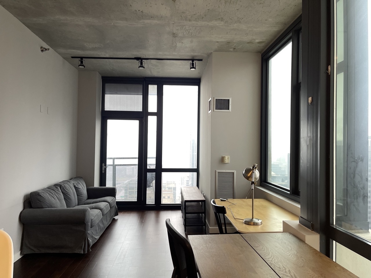 235 W VAN BUREN Street 4214