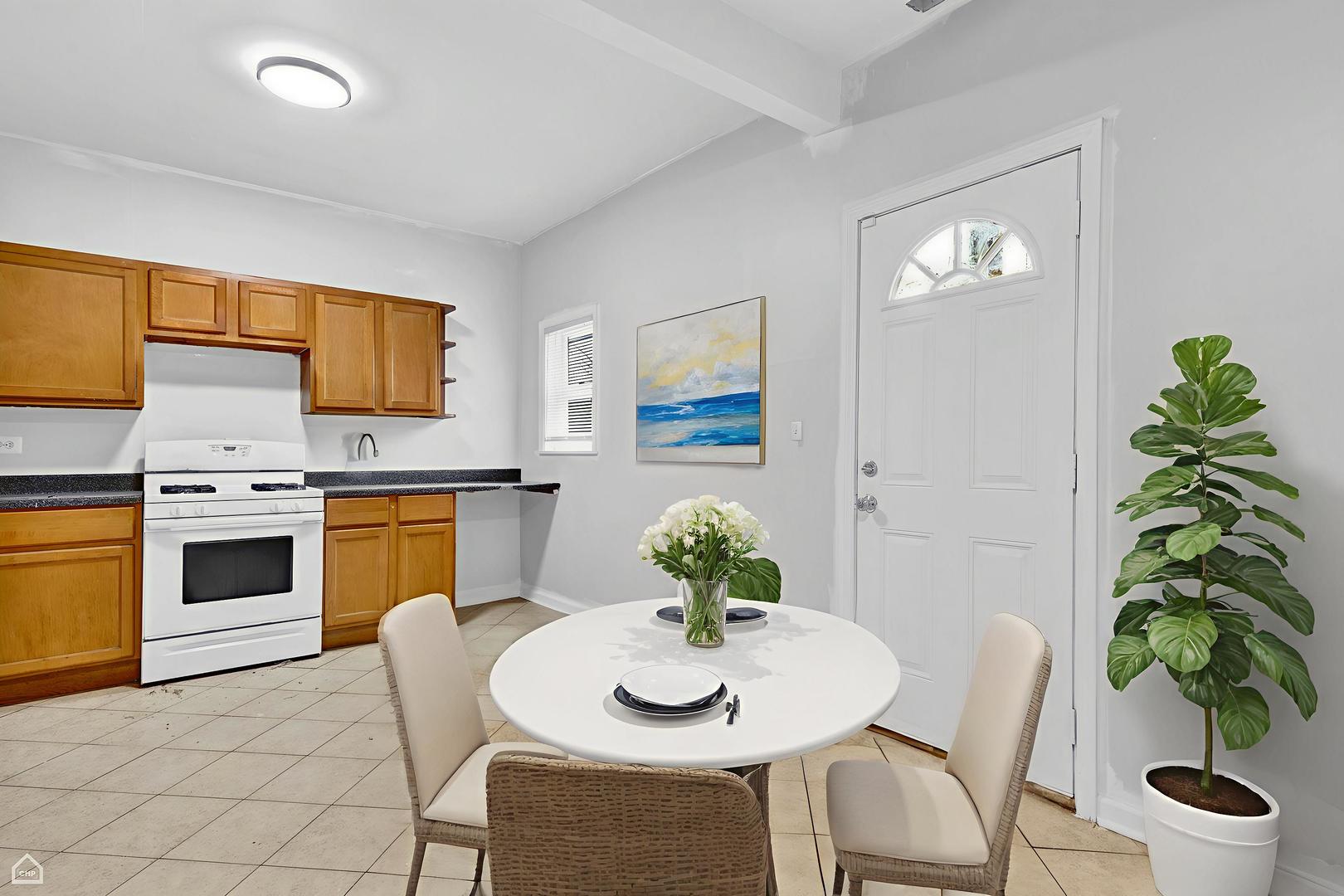 1533 E 65th Place