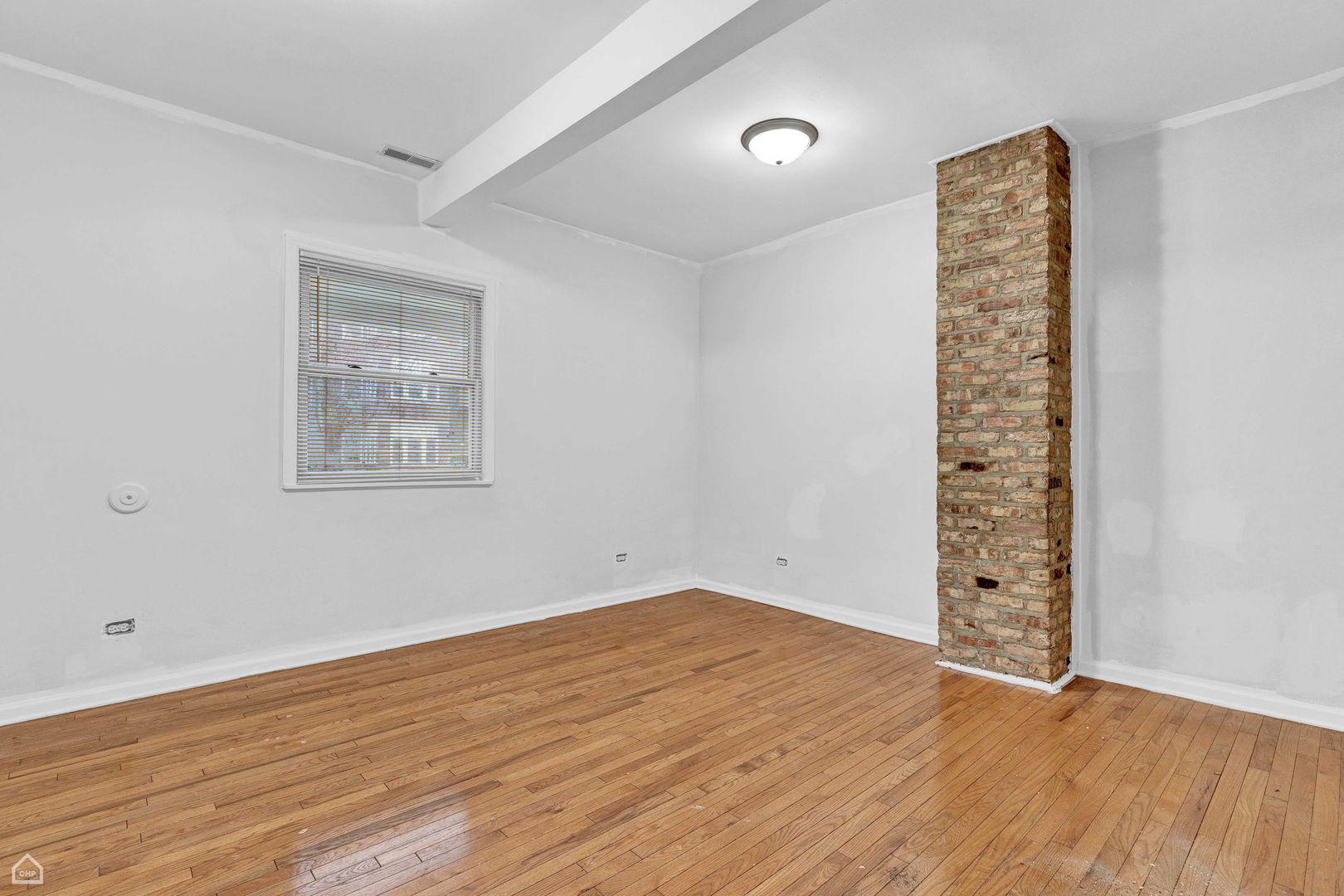 1533 E 65th Place
