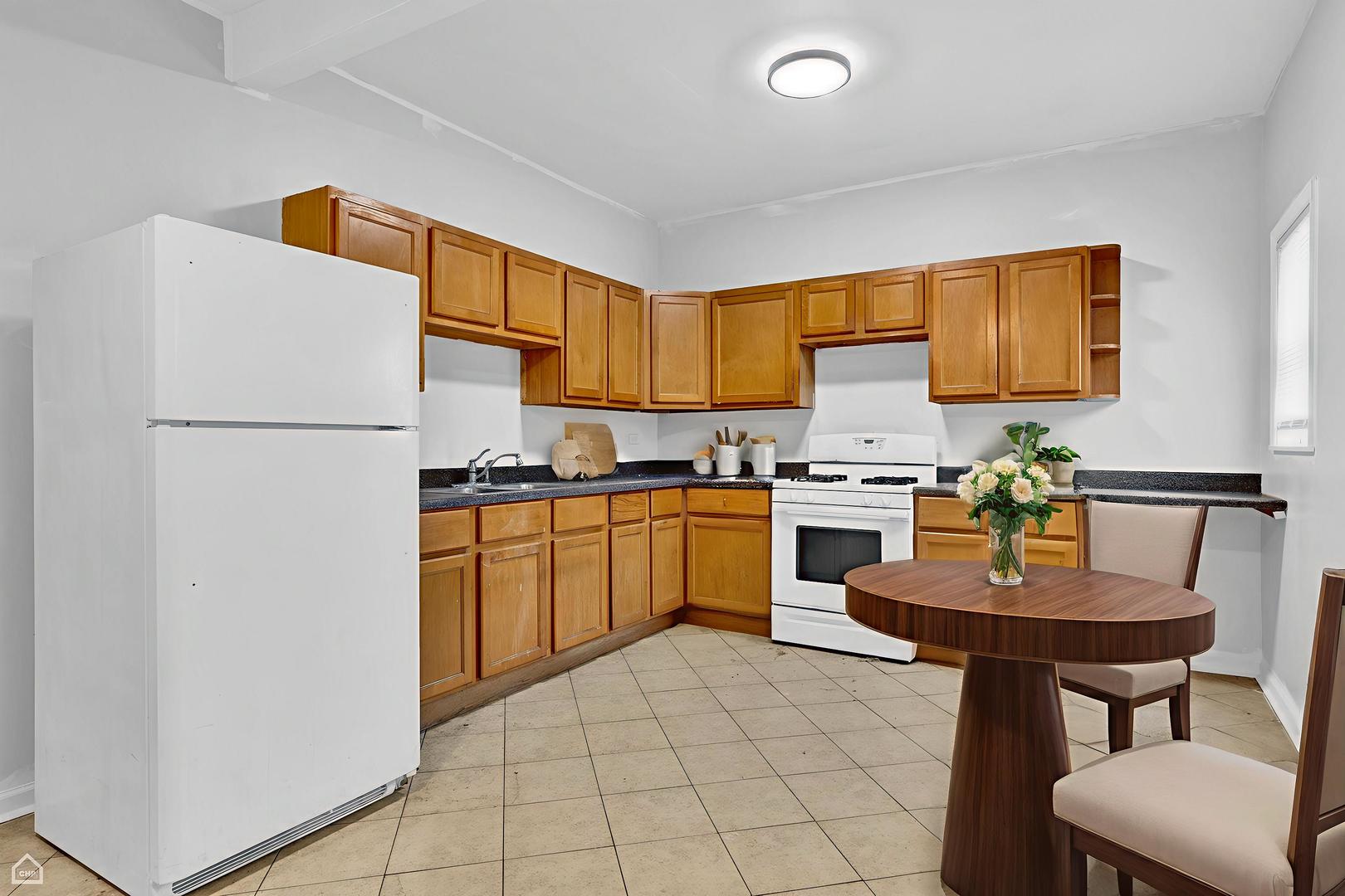 1533 E 65th Place