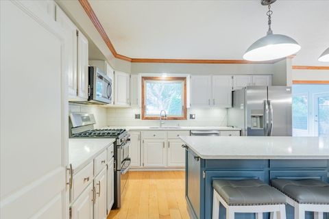 Tiny photo for 10 Inverness Drive, Bloomington, IL 61701 (MLS # 12485026)