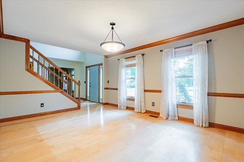 Tiny photo for 10 Inverness Drive, Bloomington, IL 61701 (MLS # 12485026)