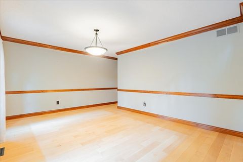 Tiny photo for 10 Inverness Drive, Bloomington, IL 61701 (MLS # 12485026)