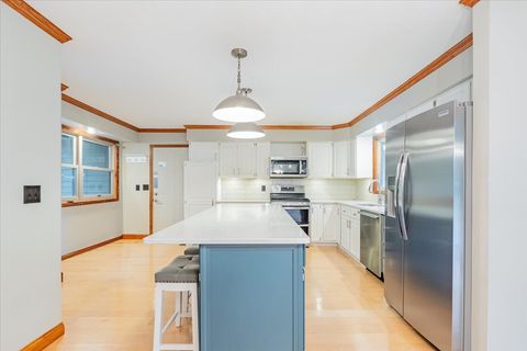 Tiny photo for 10 Inverness Drive, Bloomington, IL 61701 (MLS # 12485026)