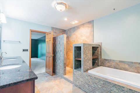 Tiny photo for 10 Inverness Drive, Bloomington, IL 61701 (MLS # 12485026)