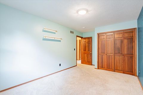 Tiny photo for 10 Inverness Drive, Bloomington, IL 61701 (MLS # 12485026)