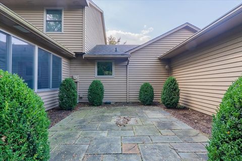 Tiny photo for 10 Inverness Drive, Bloomington, IL 61701 (MLS # 12485026)