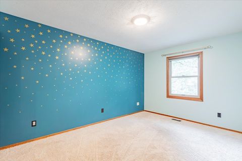 Tiny photo for 10 Inverness Drive, Bloomington, IL 61701 (MLS # 12485026)