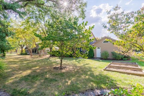 Tiny photo for 10 Inverness Drive, Bloomington, IL 61701 (MLS # 12485026)