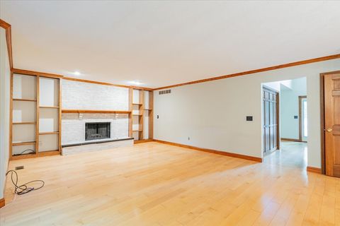 Tiny photo for 10 Inverness Drive, Bloomington, IL 61701 (MLS # 12485026)