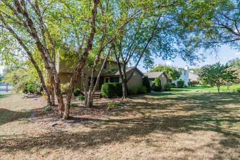 Tiny photo for 10 Inverness Drive, Bloomington, IL 61701 (MLS # 12485026)