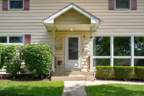 Tiny photo for 114 W Berkshire Avenue, Lombard, IL 60148 (MLS # 12645542)