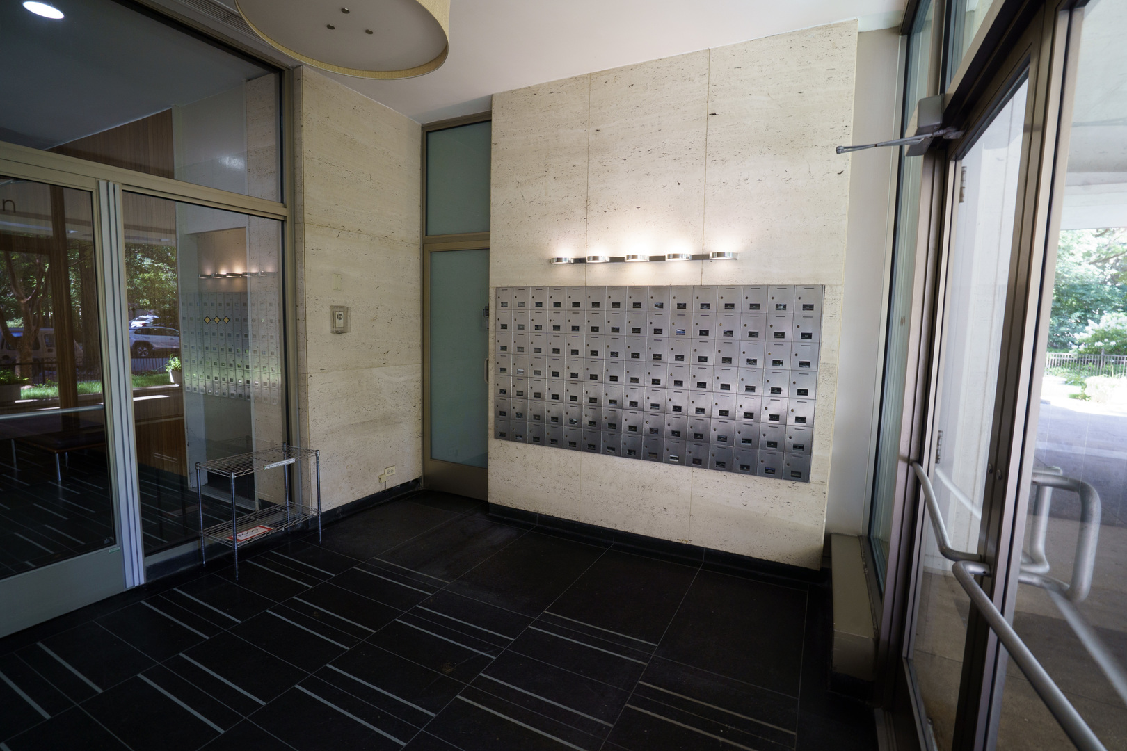 360 W Wellington Avenue 14D