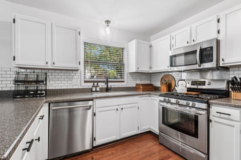 Tiny photo for 1611 Beels Court, Batavia, IL 60510 (MLS # 12671812)
