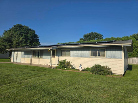 Photo of 319 Rogers Road, Carthage, IL 62321 (MLS # 100539095)