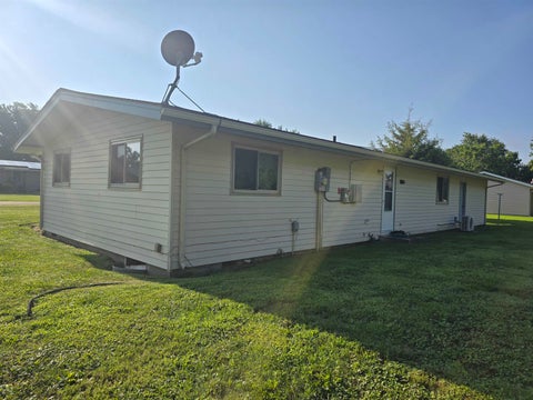 Tiny photo for 319 Rogers Road, Carthage, IL 62321 (MLS # 100539095)
