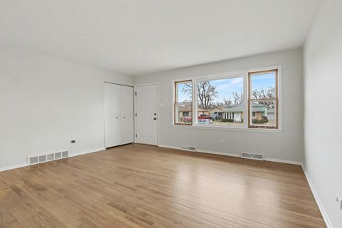 Tiny photo for 15108 Hamlin Avenue, Midlothian, IL 60445 (MLS # 12536220)