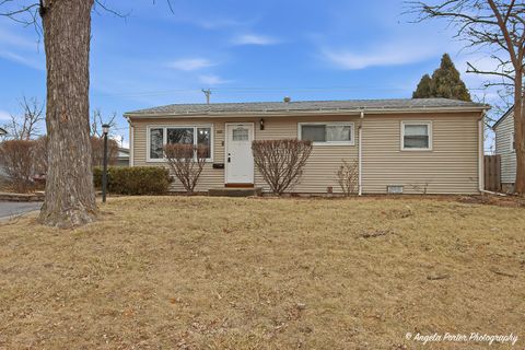 Photo of 610 Larkdale Row, Wauconda, IL 60084 (MLS # 12594187)