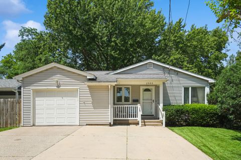 Photo of 1905 4th Street A Street, East Moline, IL 61244 (MLS # 12693771)