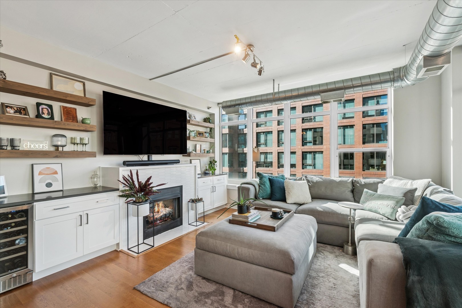 909 W WASHINGTON Boulevard 508