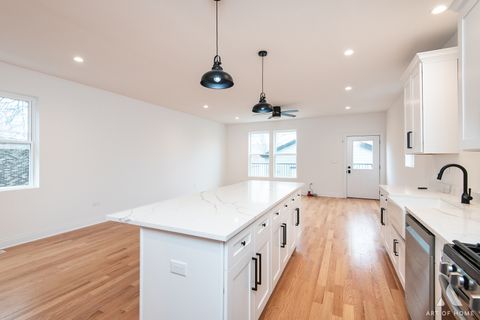 Tiny photo for 10649 S Sawyer Avenue, Chicago, IL 60655 (MLS # 12578881)