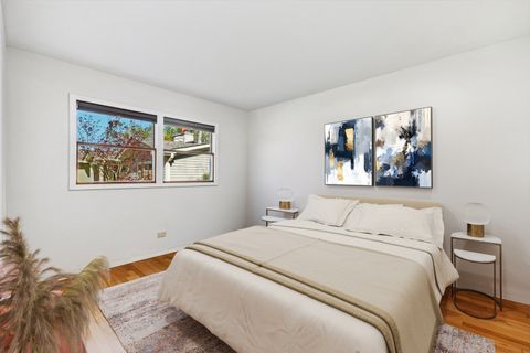 Tiny photo for 336 W Lincoln Avenue, Libertyville, IL 60048 (MLS # 12628934)