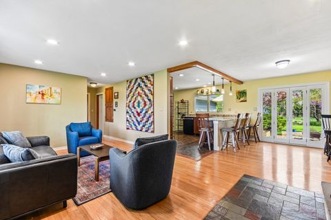 Tiny photo for 336 W Lincoln Avenue, Libertyville, IL 60048 (MLS # 12628934)
