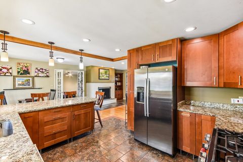 Tiny photo for 336 W Lincoln Avenue, Libertyville, IL 60048 (MLS # 12628934)