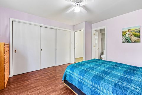 Tiny photo for 336 W Lincoln Avenue, Libertyville, IL 60048 (MLS # 12628934)