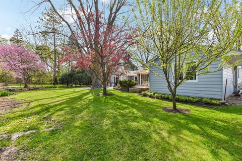 Tiny photo for 336 W Lincoln Avenue, Libertyville, IL 60048 (MLS # 12628934)