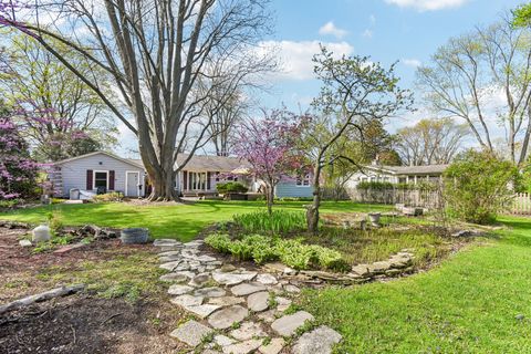 Tiny photo for 336 W Lincoln Avenue, Libertyville, IL 60048 (MLS # 12628934)