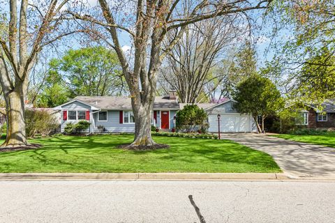 Photo of 336 W Lincoln Avenue, Libertyville, IL 60048 (MLS # 12628934)