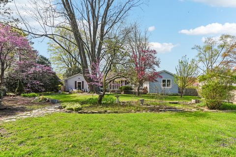 Tiny photo for 336 W Lincoln Avenue, Libertyville, IL 60048 (MLS # 12628934)