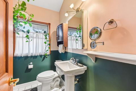 Tiny photo for 336 W Lincoln Avenue, Libertyville, IL 60048 (MLS # 12628934)