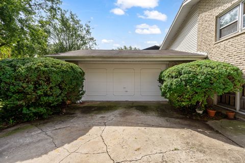 Tiny photo for 18350 Carpenter Street, Homewood, IL 60430 (MLS # 12473842)