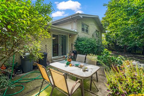 Tiny photo for 18350 Carpenter Street, Homewood, IL 60430 (MLS # 12473842)