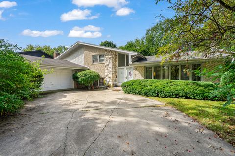 Photo of 18350 Carpenter Street, Homewood, IL 60430 (MLS # 12473842) Photo of 18350 Carpenter Street, Homewood, IL 60430 (MLS # 12473842)