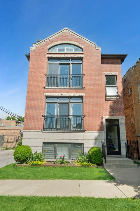 Photo of 5945 N Campbell Avenue #3, Chicago, IL 60659 (MLS # 12727056)