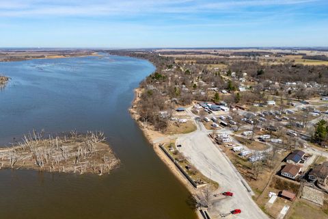 Tiny photo for 203 Railroad Street, New Boston, IL 61272 (MLS # 12598970)