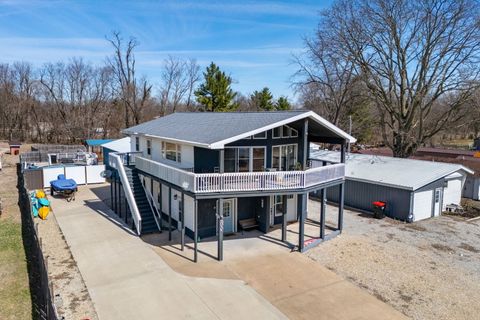 Tiny photo for 203 Railroad Street, New Boston, IL 61272 (MLS # 12598970)