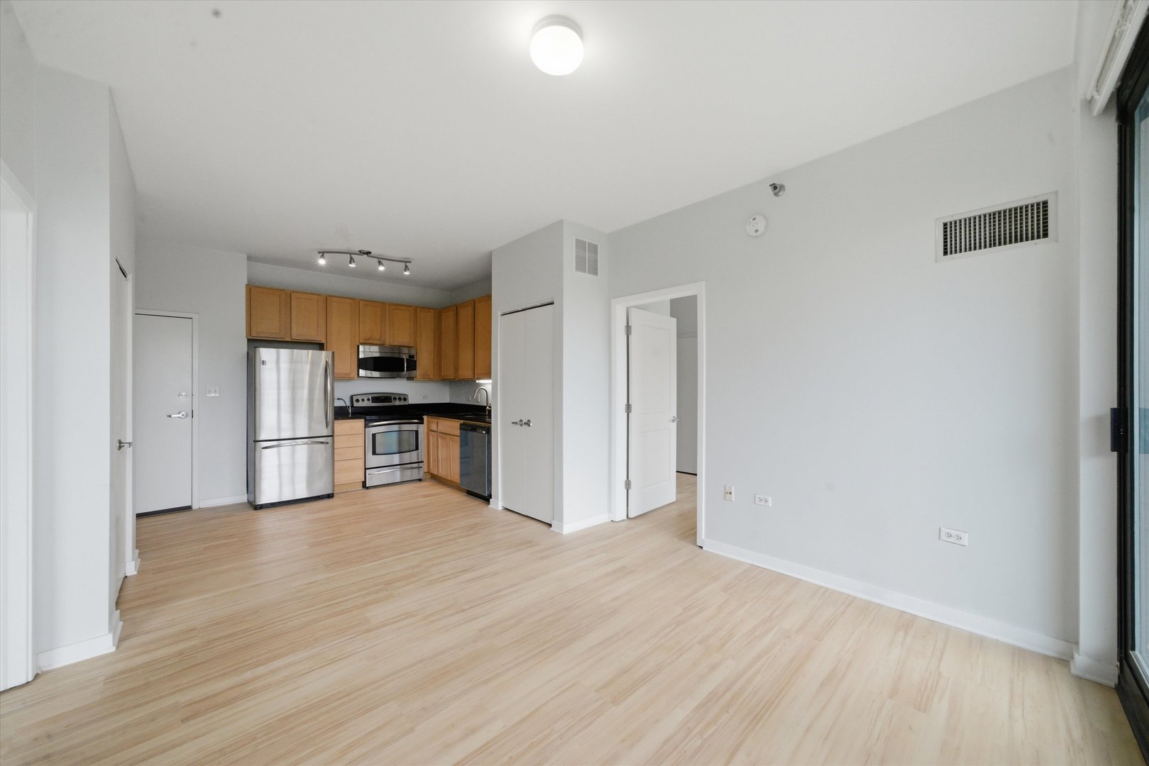 1 E 8th Street 302