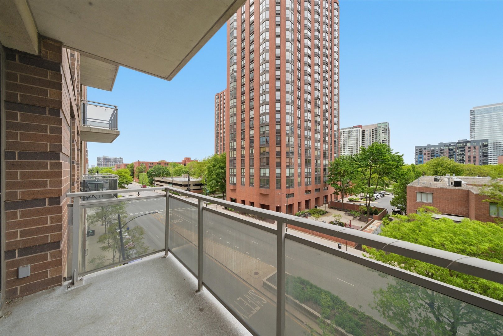 1 E 8th Street 302