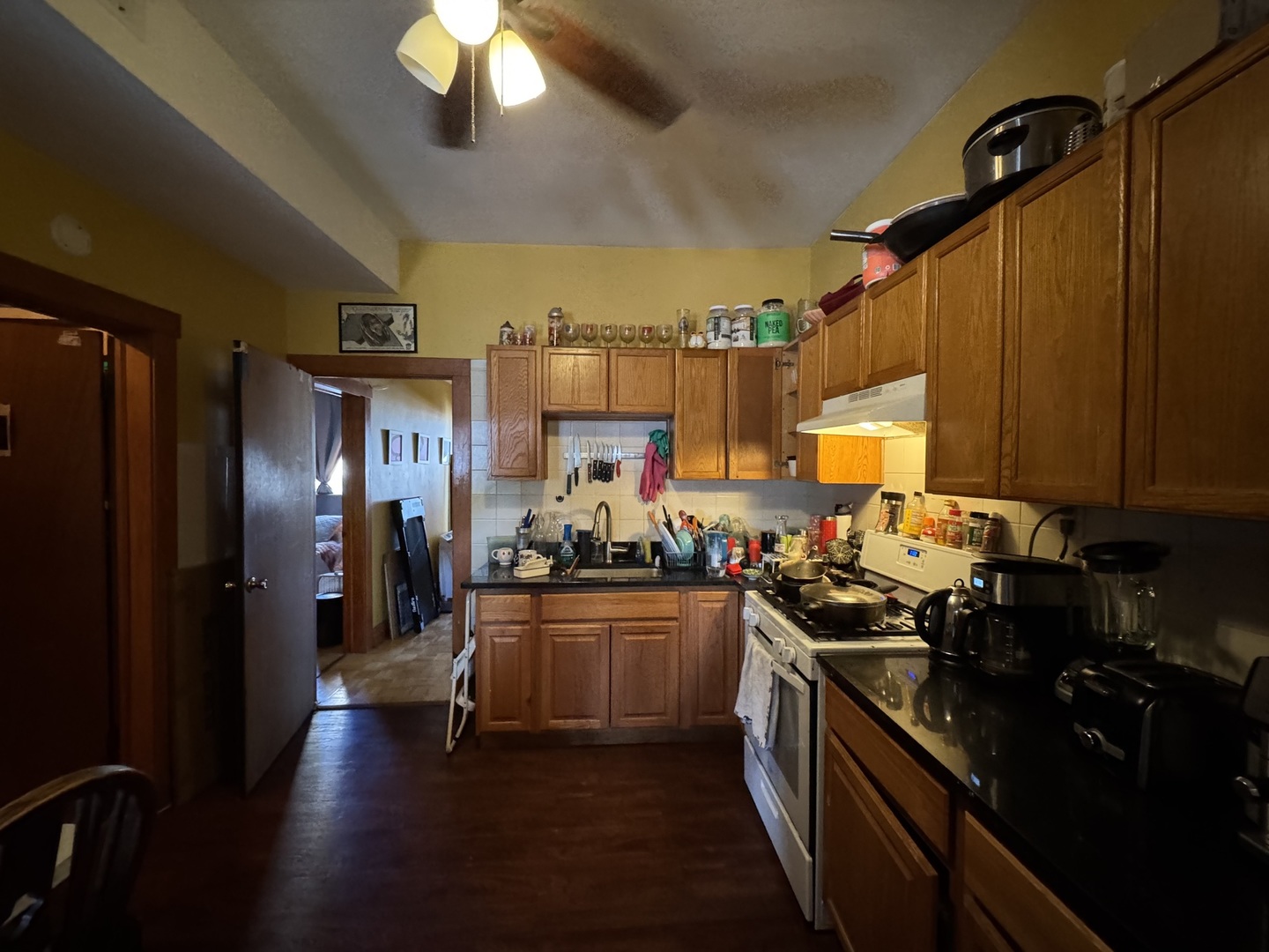 3425 W Fullerton Avenue